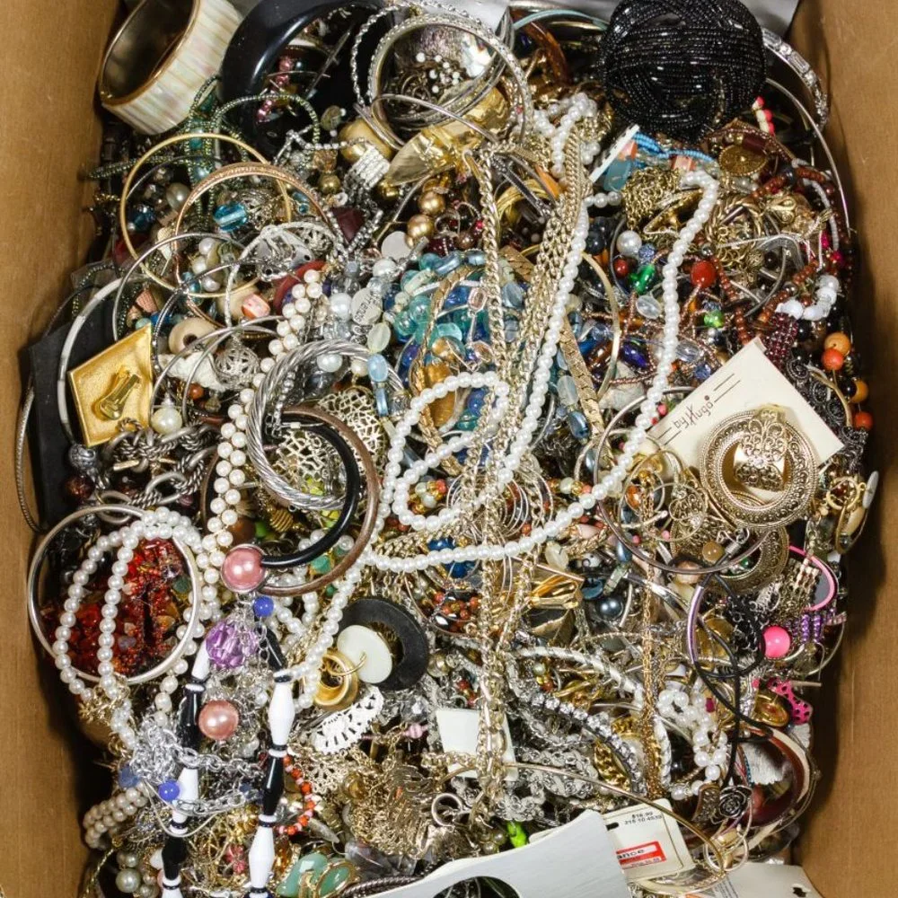 💎3 POUNDS VINTAGE TO NOW COSTUME JEWELRY LOT! 💎